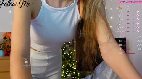 Snapshot of _sweetcams_ chatting on December 2024 05:37:01 AM Dasha  online show from December 2024 05:37:01 AM
