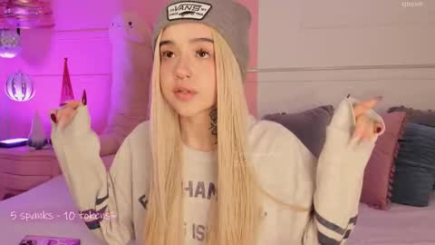 _tammarra_ online show from January 2026 12:40:01 PM