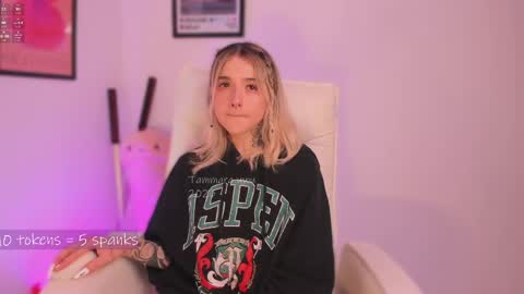 _tammarra_ online show from April 2026 08:20:01 PM