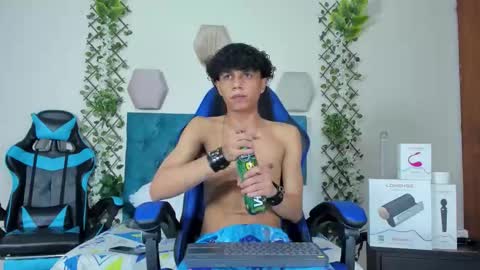 Snapshot of _taylor_black chatting on October 2025 10:56:02 PM Taylor online show from October 2025 10:56:02 PM