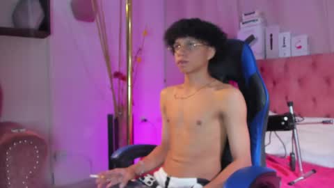 Snapshot of _taylor_black chatting on April 2026 08:59:01 PM Taylor online show from April 2026 08:59:01 PM