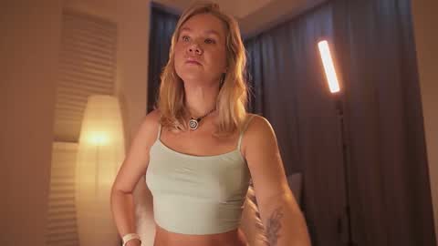 Annie online show from December 2025 01:54:01 AM