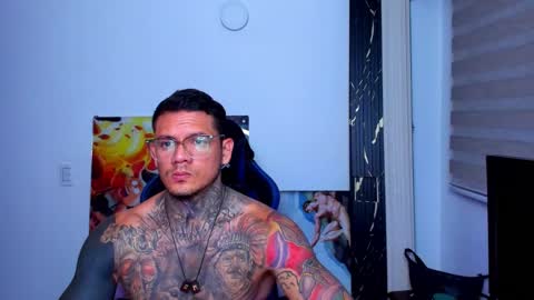 Snapshot of _thadeo_ chatting on October 2025 12:44:02 AM ThadeoWolf online show from October 2025 12:44:02 AM