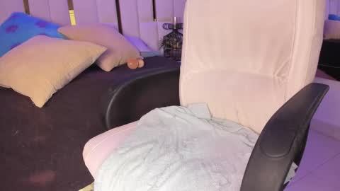 Rousse  online show from February 2026 09:09:02 PM