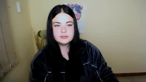 Snapshot of _trisha_li chatting on October 2025 11:54:01 AM Trisha online show from October 2025 11:54:01 AM