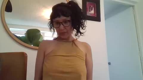 _tutti_frutti_ online show from April 2026 10:48:02 PM