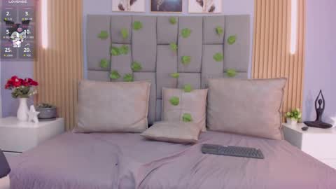 Snapshot of _valerycooper chatting on April 2026 01:41:01 PM _valerycooper online show from April 2026 01:41:01 PM