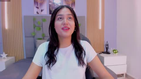 Snapshot of _valerycooper chatting on April 2026 12:32:01 PM _valerycooper online show from April 2026 12:32:01 PM