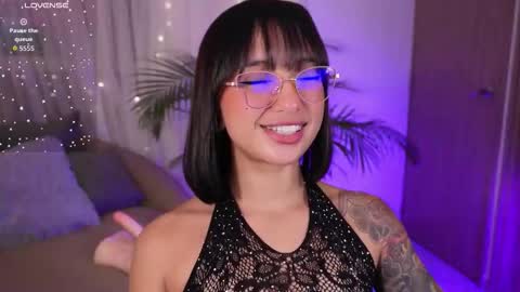 Snapshot of _victoria_florez chatting on October 2025 01:17:02 AM VICTORIA online show from October 2025 01:17:02 AM