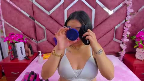 _violeta18_ online show from October 2025 03:07:02 AM