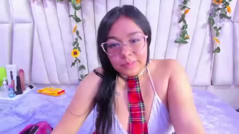 _violeta18_ online show from October 2025 02:35:01 AM