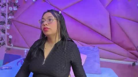 _violeta18_ online show from November 2025 03:07:01 AM