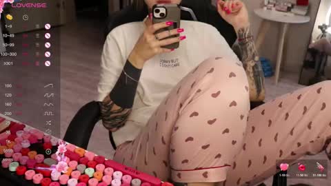 Alis online show from November 2025 08:04:02 AM