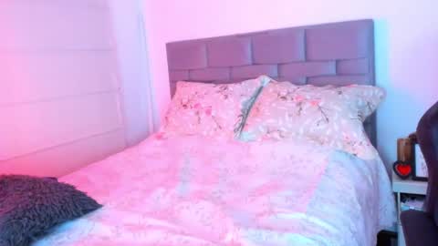 INSTAGRAM pinzon viviana online show from January 2025 11:02:01 PM