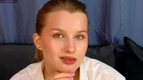 Snapshot of _watchmesmile_ chatting on April 2026 03:48:02 AM _watchmesmile_ online show from April 2026 03:48:02 AM