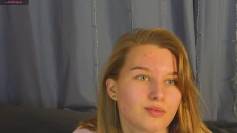 Snapshot of _watchmesmile_ chatting on May 2026 04:51:02 AM _watchmesmile_ online show from May 2026 04:51:02 AM