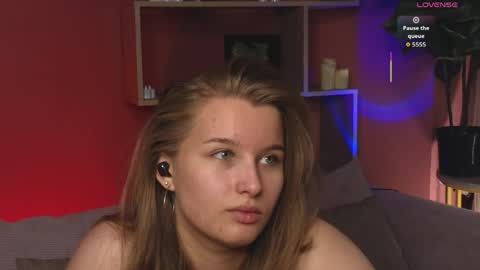 Snapshot of _watchmesmile_ chatting on May 2026 04:17:01 AM _watchmesmile_ online show from May 2026 04:17:01 AM