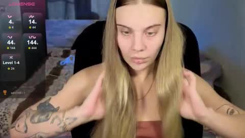 Snapshot of _wednesday_addams_ chatting on October 2025 08:22:01 AM Vera online show from October 2025 08:22:01 AM