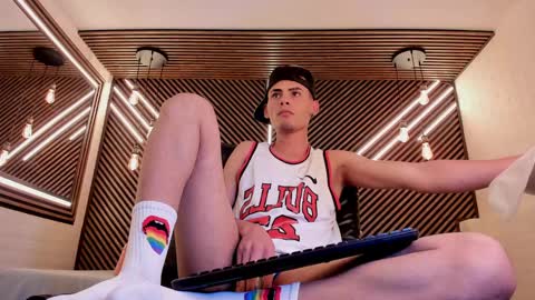  white fox  online show from February 2025 05:24:02 AM