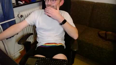 _whoisthatguy_ online show from November 2025 06:18:01 PM