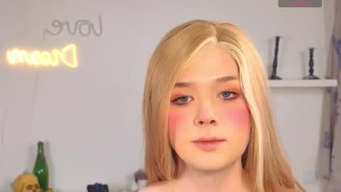 LITTLE FOX online show from October 2025 11:55:02 AM