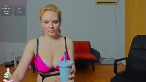 Candice and Mark online show from December 2024 04:59:02 PM