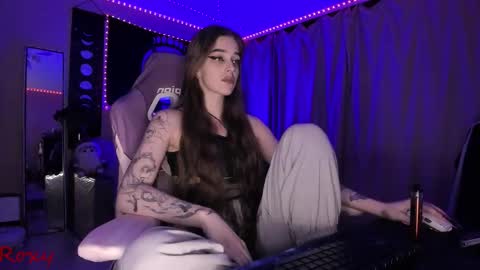 Roxy online show from February 2026 06:15:01 PM