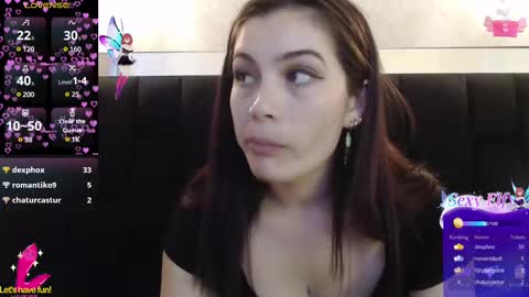 Yuyi online show from February 2025 06:09:02 PM