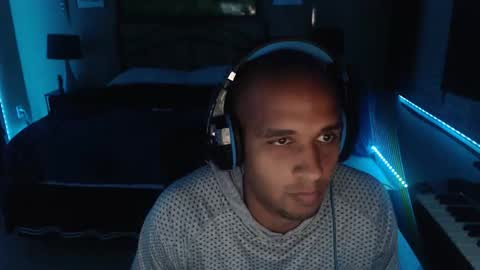 a4orce online show from November 2025 02:00:02 AM