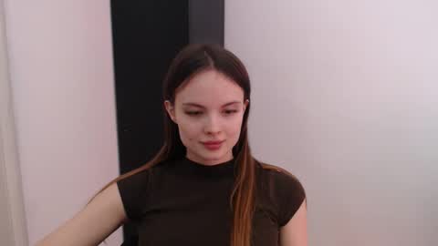 a_ariella_ online show from September 2025 12:21:02 PM