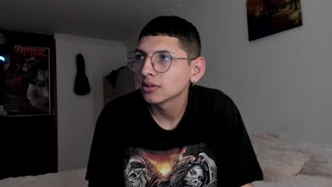 Snapshot of a_lejandro_08 chatting on December 2024 04:06:01 PM alejo online show from December 2024 04:06:01 PM