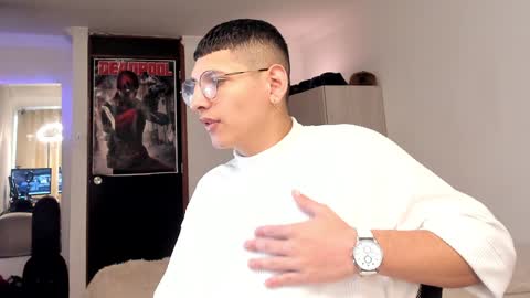 Snapshot of a_lejandro_08 chatting on December 2024 07:52:02 PM alejo online show from December 2024 07:52:02 PM