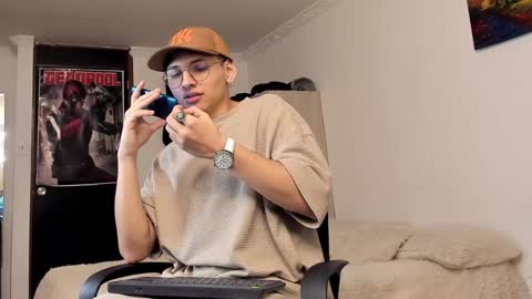 Snapshot of a_lejandro_08 chatting on December 2024 12:48:02 AM alejo online show from December 2024 12:48:02 AM