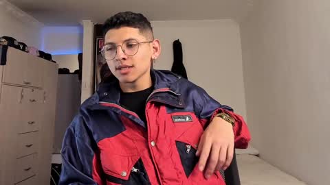 Snapshot of a_lejandro_08 chatting on January 2025 02:00:02 AM alejo online show from January 2025 02:00:02 AM