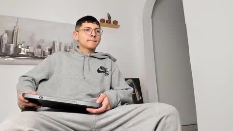 Snapshot of a_lejandro_08 chatting on March 2025 02:41:02 AM alejo online show from March 2025 02:41:02 AM