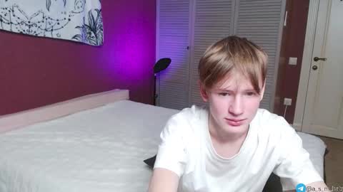 Kris Michael online show from September 2025 08:41:02 PM