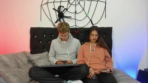 A Sexy Couple online show from October 2025 07:33:01 PM