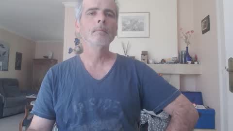Snapshot of aalex1717 chatting on May 2026 10:44:01 AM Aalex1717 online show from May 2026 10:44:01 AM