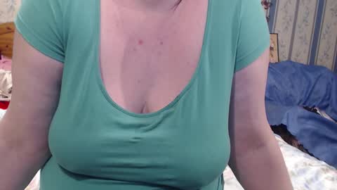 NINA online show from November 2025 09:57:02 PM