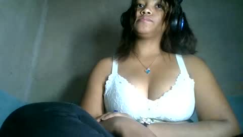 Snapshot of aariciah chatting on June 2026 07:23:01 AM aariciah online show from June 2026 07:23:01 AM