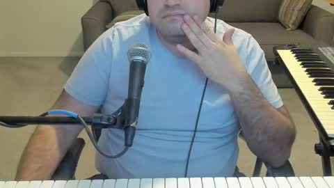 Aaron online show from February 2026 12:25:02 AM