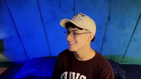 Aaron Ezequiel online show from September 2025 09:42:02 PM