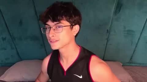Snapshot of aaron_eze chatting on February 2026 09:20:02 PM Aaron Ezequiel online show from February 2026 09:20:02 PM