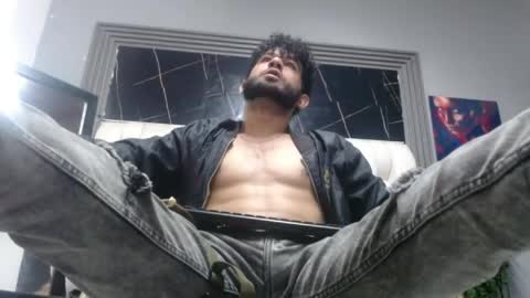 aaron_jones_1 online show from June 2026 01:57:02 PM