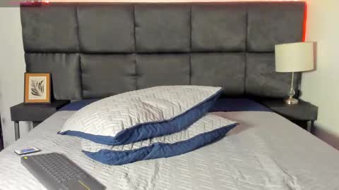 Aron online show from October 2025 07:13:02 PM