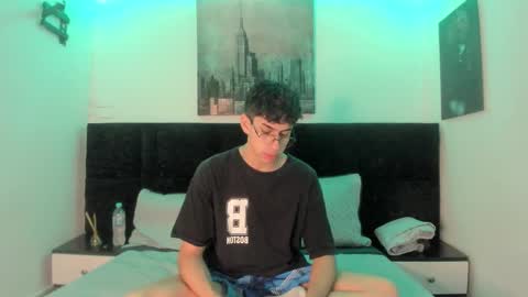 Aron online show from December 2025 02:22:02 PM