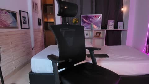 Aaron online show from December 2024 11:39:02 PM