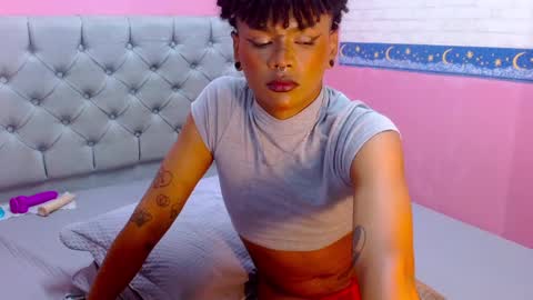 Snapshot of aaronbakers chatting on December 2024 07:05:01 AM im NiallDun online show from December 2024 07:05:01 AM