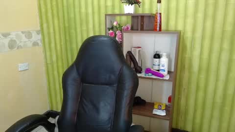 Snapshot of aaronbakers chatting on February 2025 05:14:02 AM im NiallDun online show from February 2025 05:14:02 AM