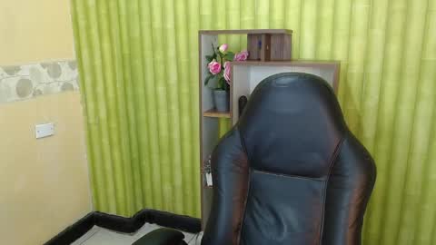 Snapshot of aaronbakers chatting on February 2025 05:45:02 AM im NiallDun online show from February 2025 05:45:02 AM